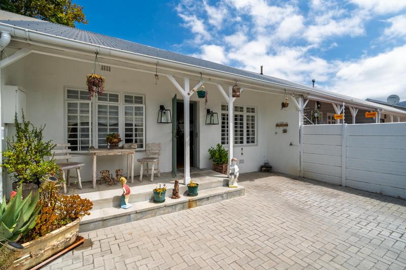 2 Bedroom Property for Sale in Harfield Village Western Cape